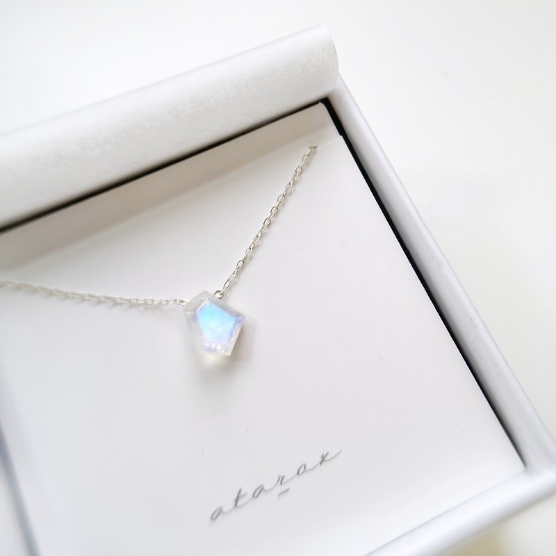 【Flaw Products】Irregular Moonstone 925 Sterling Silver Necklace - Necklaces - Crystal White