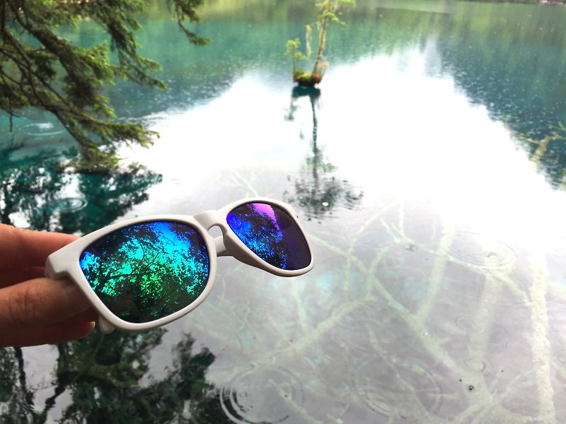 Sunglasses│White Frame│Green Lens│ UV400 protection│2is NitaG - กรอบแว่นตา - พลาสติก ขาว