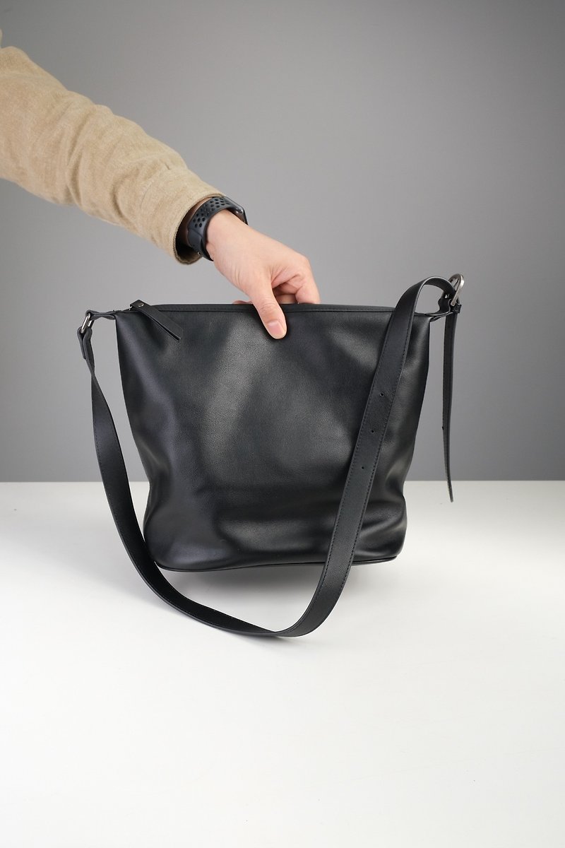[Limited Edition Special] Retro Japanese Simple | Crossbody Bucket Bag Top Layer Cowhide Side Shoulder Bag - กระเป๋าแมสเซนเจอร์ - หนังแท้ สีดำ