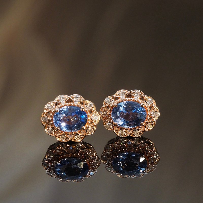 18K金藍寶石花卉耳環 18K Gold Blue Sapphire Floral Earrings - 耳環/耳夾/耳骨夾 - 貴金屬 