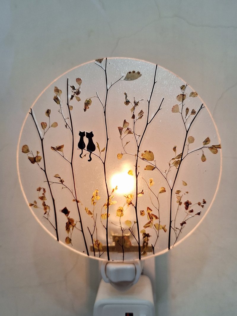 Pressed flower nightlight, Home Decor,Hand craft - โคมไฟ - พลาสติก สีนำ้ตาล