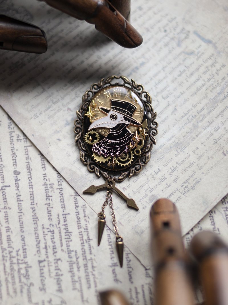 Steampunk style brooch/necklace dual purpose countdown to death - Brooches - Glass Black