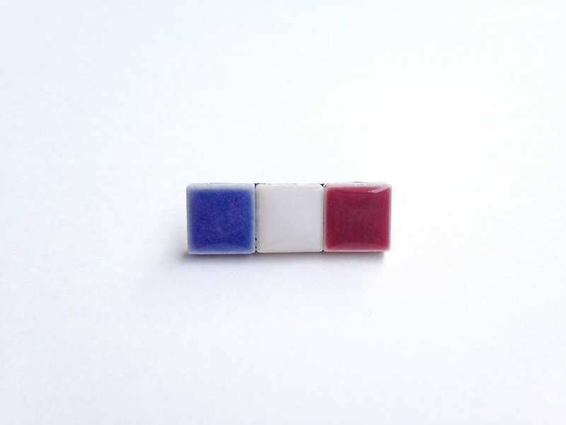 French flag pin badge - Brooches - Pottery 