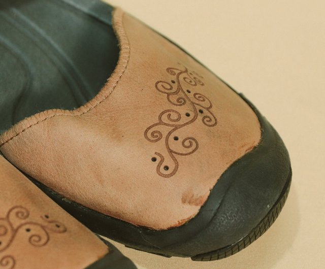 Tsubasa.Y│Vintage KEEN 001 shallow carved antique Brown sandals