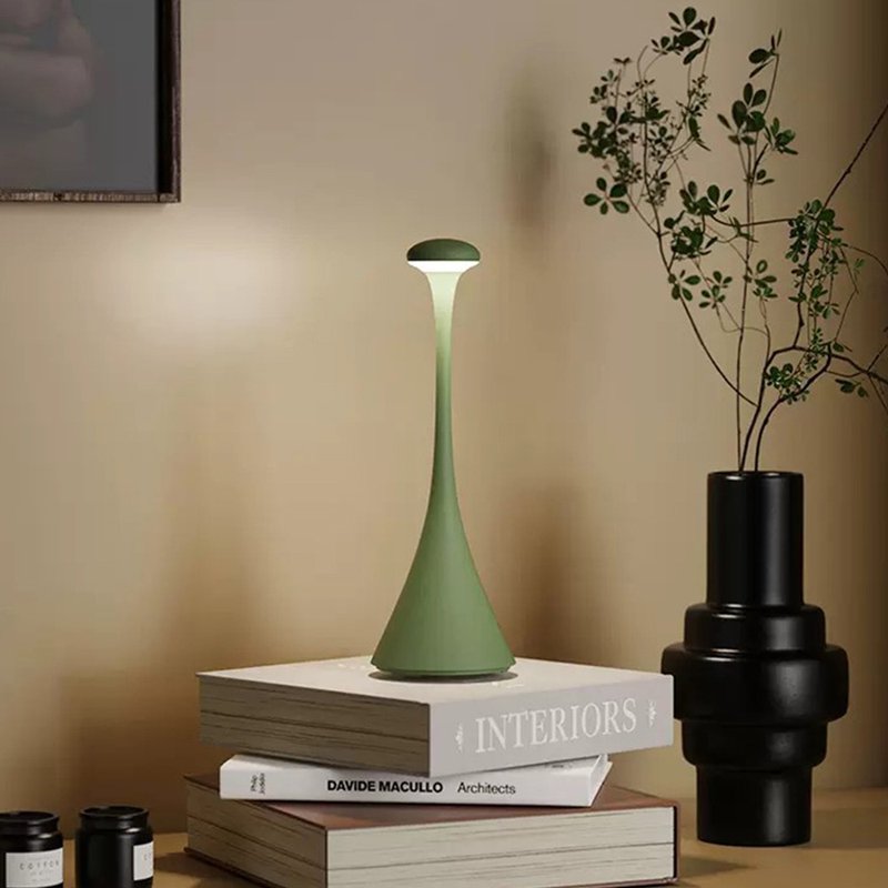 Italy UBIQUA Pinup Modern Curved Style USB Rechargeable Table Lamp (Large Style) - Multiple Colors Available - โคมไฟ - โลหะ สีเขียว