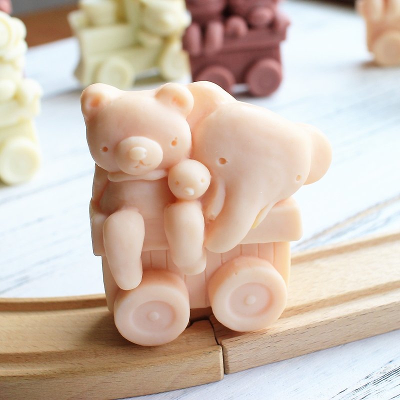 [Lai Anbai] natural handmade soap. Elephant bears take the train │ handmade soap gift box │ essential oil soap - Body Wash - Other Materials Pink