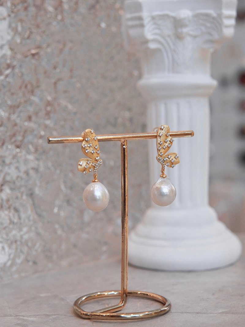 Starlight Butterfly - Brilliant Diamond Petal Butterfly Pearl Earrings Christmas Gift for Girls - ต่างหู - เงินแท้ 