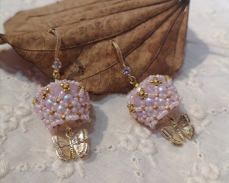 [Original Jewelry] Beads-Crown Butterfly Earrings - ต่างหู - วัสดุอื่นๆ หลากหลายสี