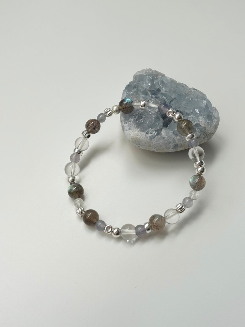 靈藍流光/拉長石 堇青石 白水晶/水晶手鍊 客製化 - 手鍊/手環 - 水晶 藍色