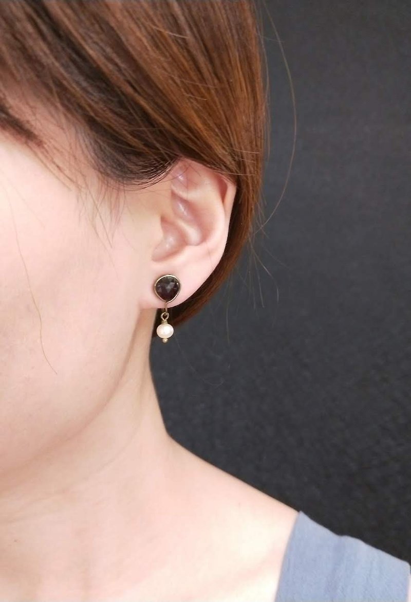 earring. * Cutting the red Stone pearl clip-on earrings - ต่างหู - เครื่องประดับพลอย สีแดง