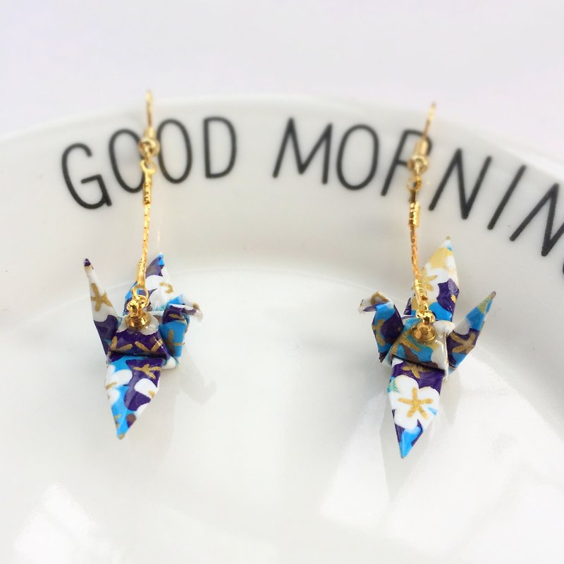 blue flower ﹣18kgf waterproof paper crane drop earrings birthday gift - Earrings & Clip-ons - Paper Blue
