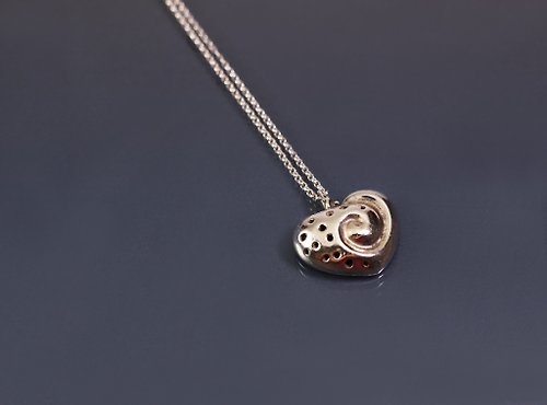 Maple jewelry design 圖像系列-縷空愛心925銀項鍊