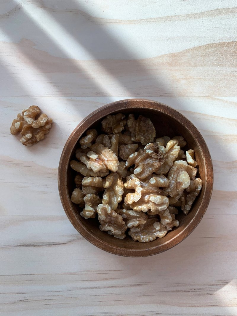 Sautéed walnuts with rose salt - ถั่ว - วัสดุอื่นๆ 