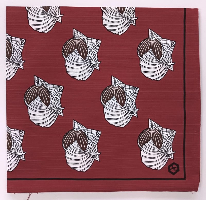 Beatiful Red Japanese Pattern Bandana, 17 x 16 inches, Japanese fabric Furoshi - 絲巾 - 棉．麻 紅色