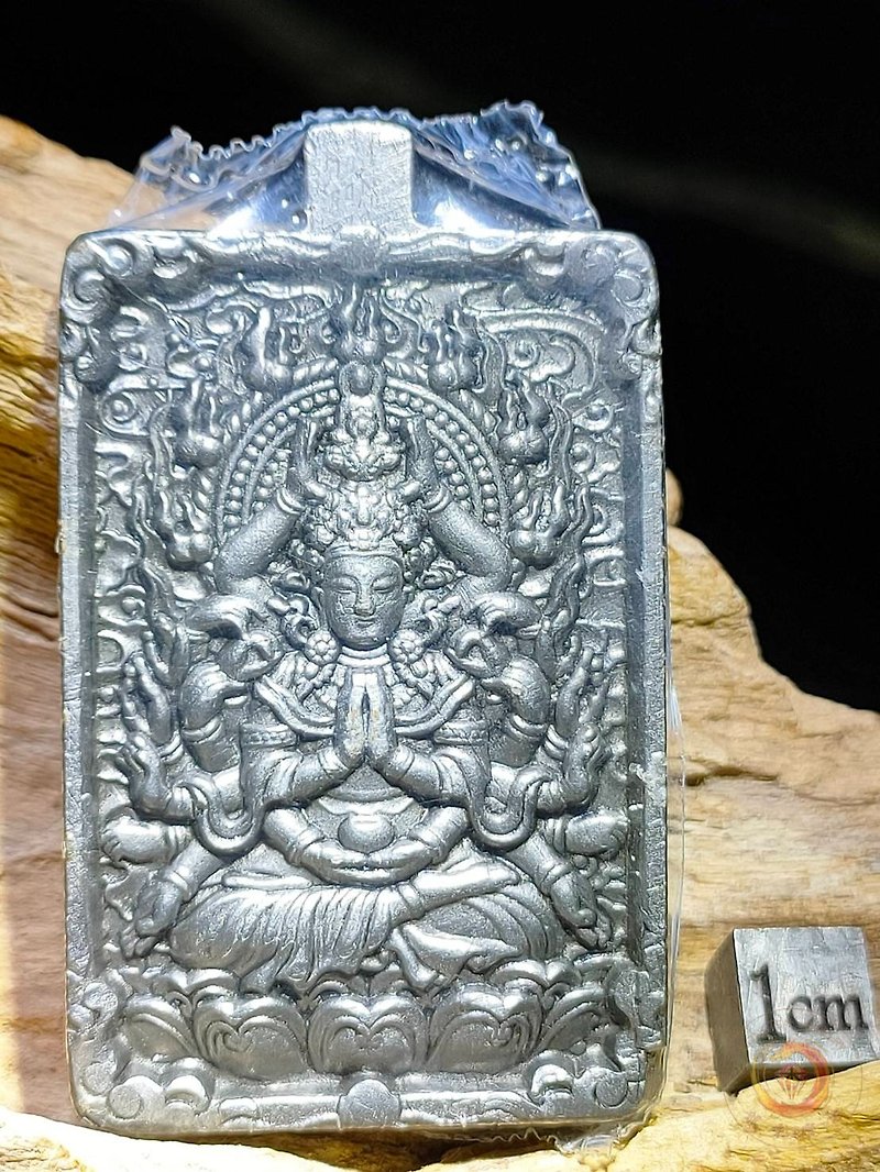 Gemstone Necklaces Gray - A Taiwanese master carved the Tiantie Buddha amulet [Thousand-Hand Avalokitesvara] on the back with the six-character Daming Mantra M Iron Buddha amulet