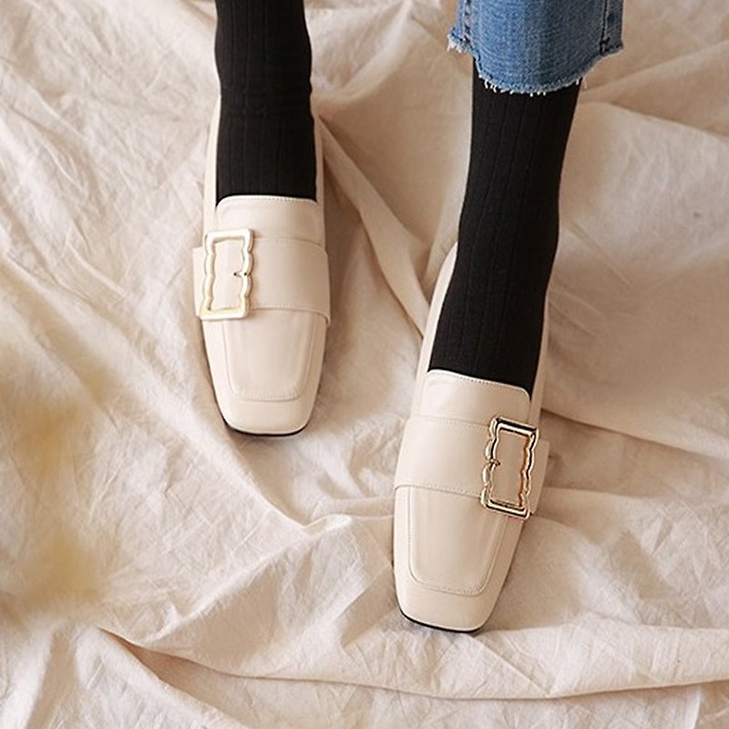 PRE-ORDER – MACMOC Gobul (Ivory) flats/loafer - รองเท้าอ็อกฟอร์ดผู้หญิง - หนังเทียม 