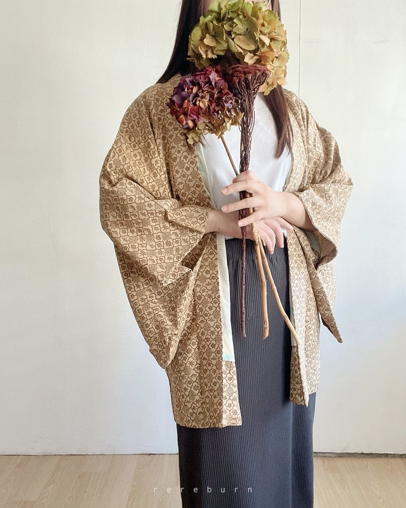 日本製和風印花卡其色古著羽織和服外套 - 女大衣/外套 - 聚酯纖維 卡其色