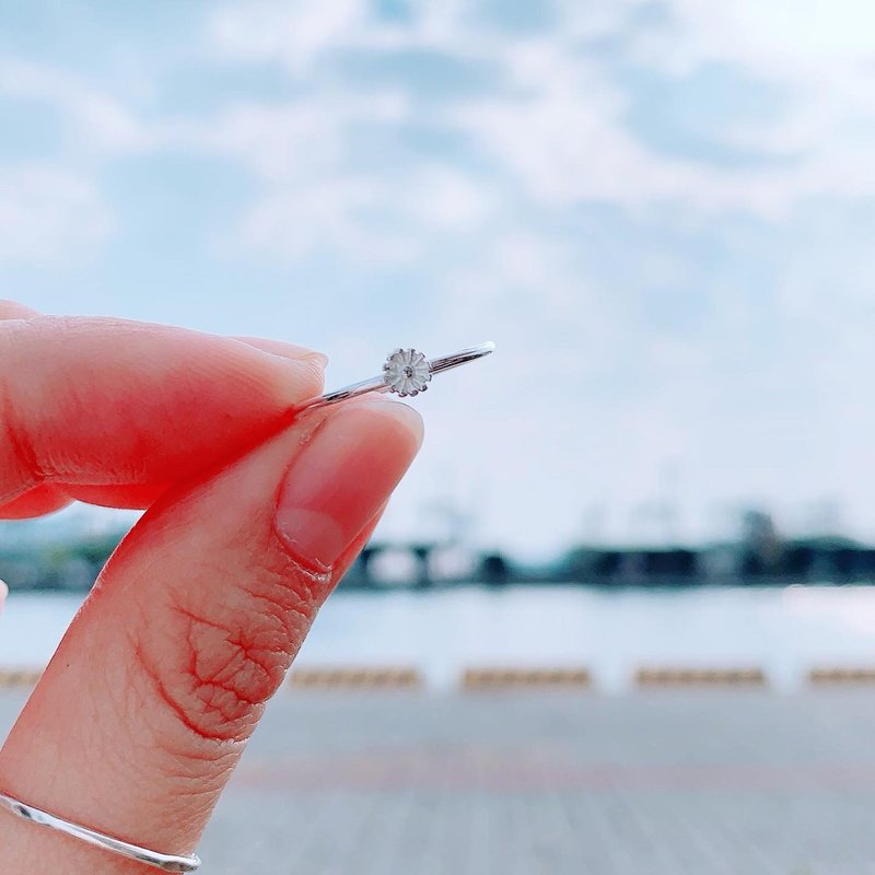 925純銀 / 極細 • 迷你小花戒指 • 秀氣可愛 - 戒指 - 純銀 銀色