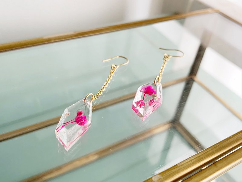 氷に閉じ込めたような 幸福 花言葉をもつかすみ草・ピアス/イヤリング - 耳環/耳夾/耳骨夾 - 其他材質 粉紅色
