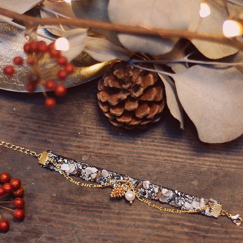 Ficelle | Christmas limited hand-made | travelers traveler's notes - garden secret bracelet | agate - Bracelets - Gemstone Gray