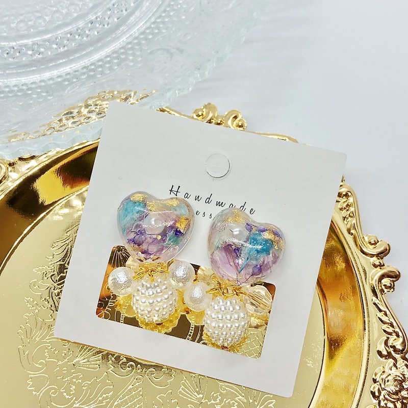 立體心形樹脂珠串耳環(紫藍色乾花) - 耳環/耳夾 - 銅/黃銅 藍色
