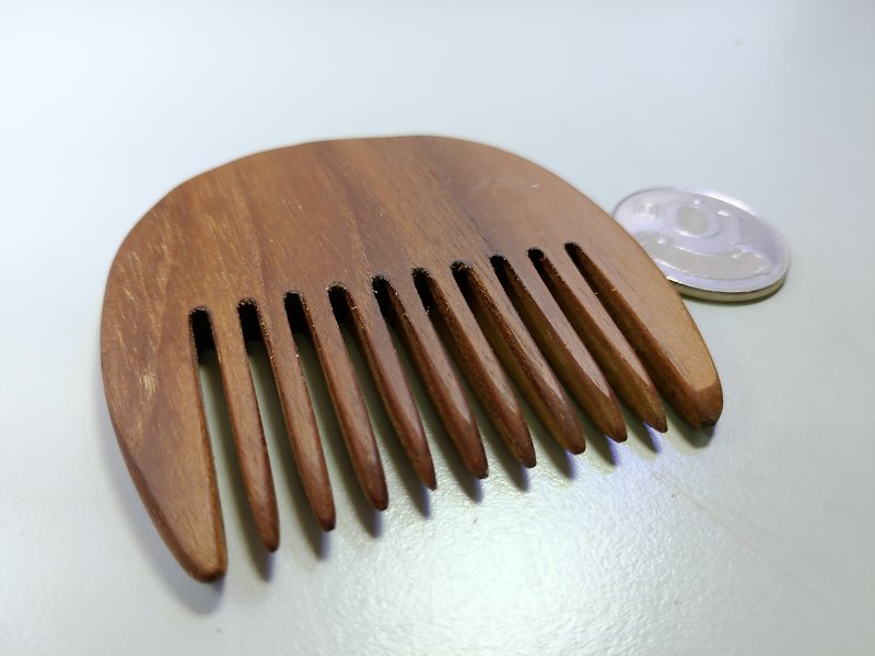 ~Taiwan Teak Handmade Comb~Sister Head Small Wooden Comb (V) - อื่นๆ - ไม้ 
