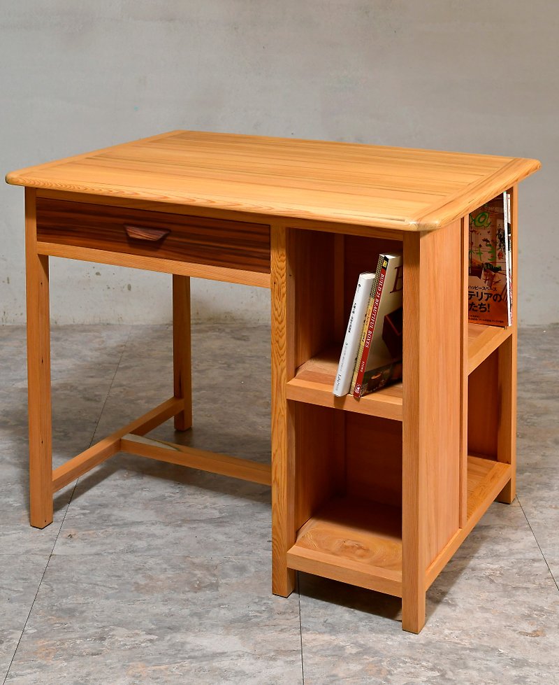 Taiwanese cypress small desk/bookcase/all solid wood - เฟอร์นิเจอร์อื่น ๆ - ไม้ 