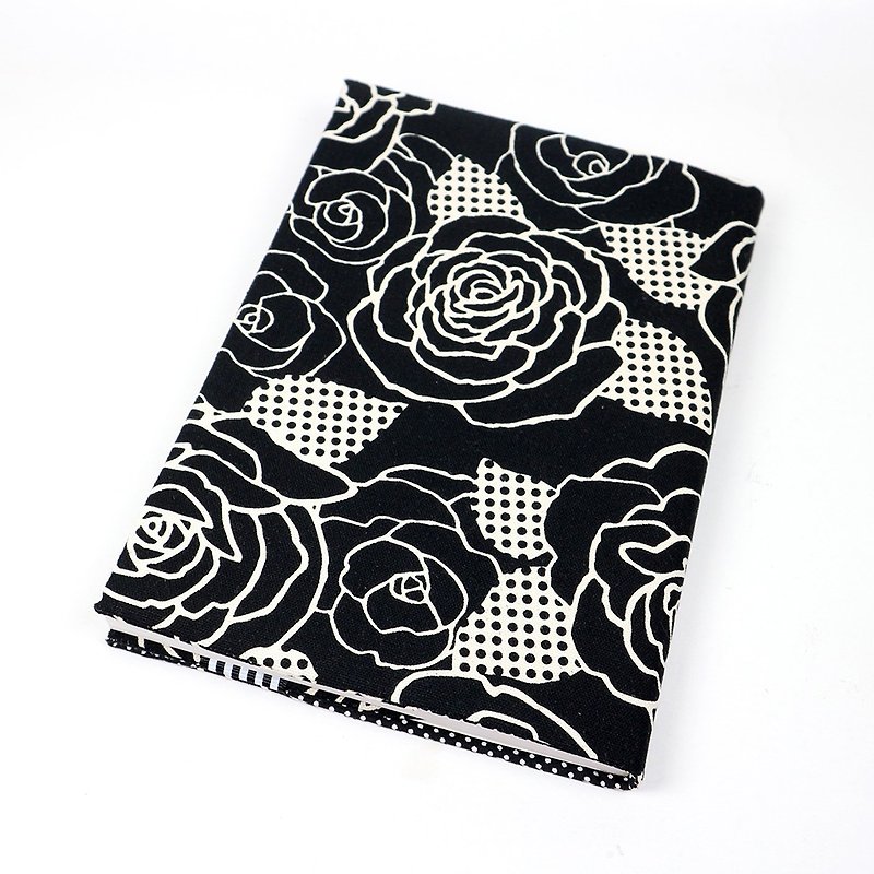 A5 サイズ調節可能な母手帳布製ブックカバー - Pupu Rose Garden (ブラック) - ブックカバー - コットン・麻 ブラック
