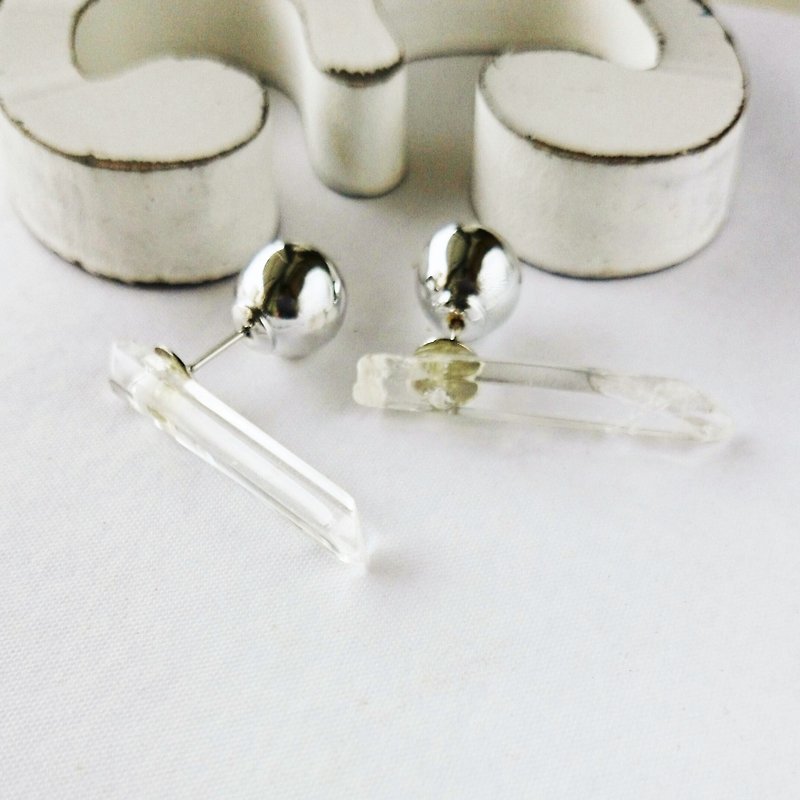 pointed crystal * Silver catch stud pierced earring - ต่างหู - เครื่องเพชรพลอย สีเงิน