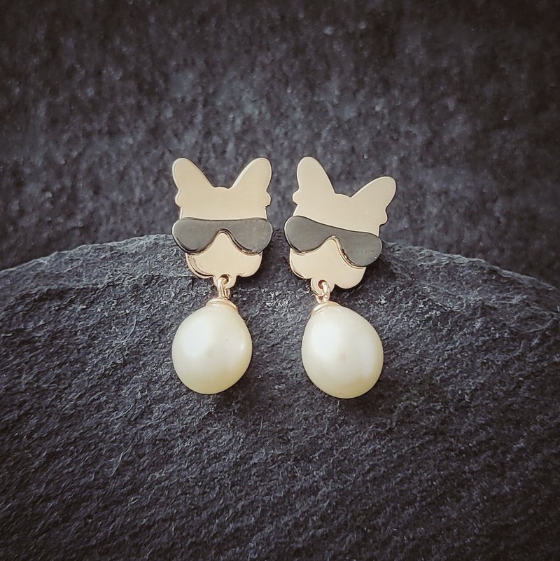 Skateboarding MR BU Sterling Silver Freshwater Pearl Earrings (Glossy Gold Finish) - ต่างหู - เงิน สีแดง