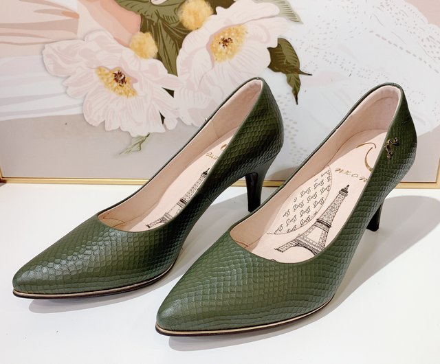 green snakeskin pumps