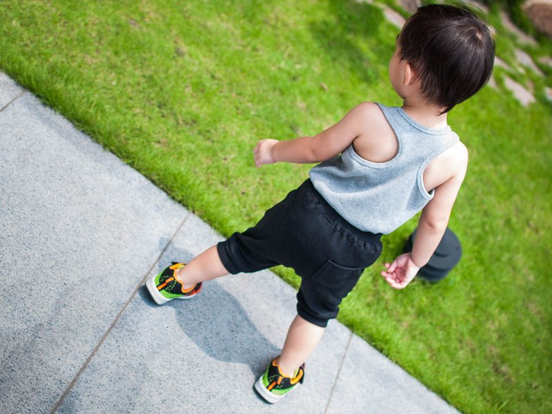 【小孩背心】挖背上衣 純棉 透氣 吸汗 植絨 (笑嘻嘻) - 男/女童裝 - 棉．麻 白色