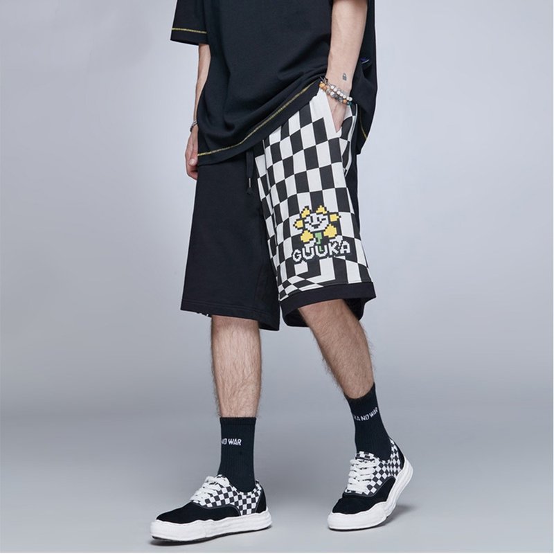 Black and white checkerboard shorts cartoon sunflower print sports 5-minute pant - กางเกงขาสั้น - ผ้าฝ้าย/ผ้าลินิน 