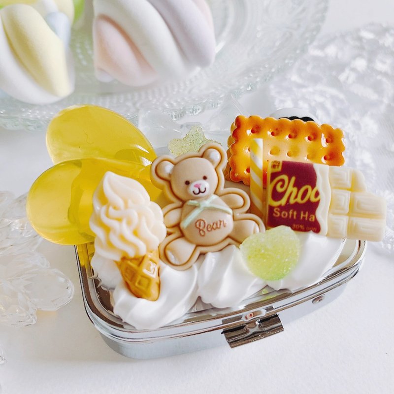 Pill case,case,chocolate,candy,fake sweets,sweetsdeco,kawaii,お菓子のピルケース - 居家收納/收納盒/儲物盒 - 聚酯纖維 黃色