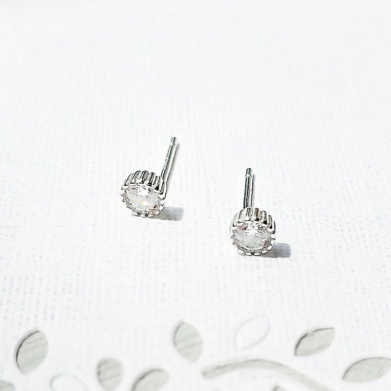 Cup cake 925 sterling silver earrings (gift box) embossed stripes inlaid with Austrian crystal design - ต่างหู - เงินแท้ สีเงิน