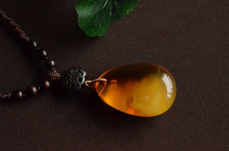 Semi-Precious Stones Necklaces - 【Shaohua】Superior Amber Gold Stranded Honey Sands Artistic Conception Pendant Necklace