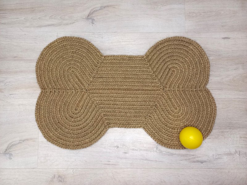Jute pet rug Bone shape Mat pet Placemat or scratching post Coaster - 客製化寵物商品 - 環保材質 卡其色