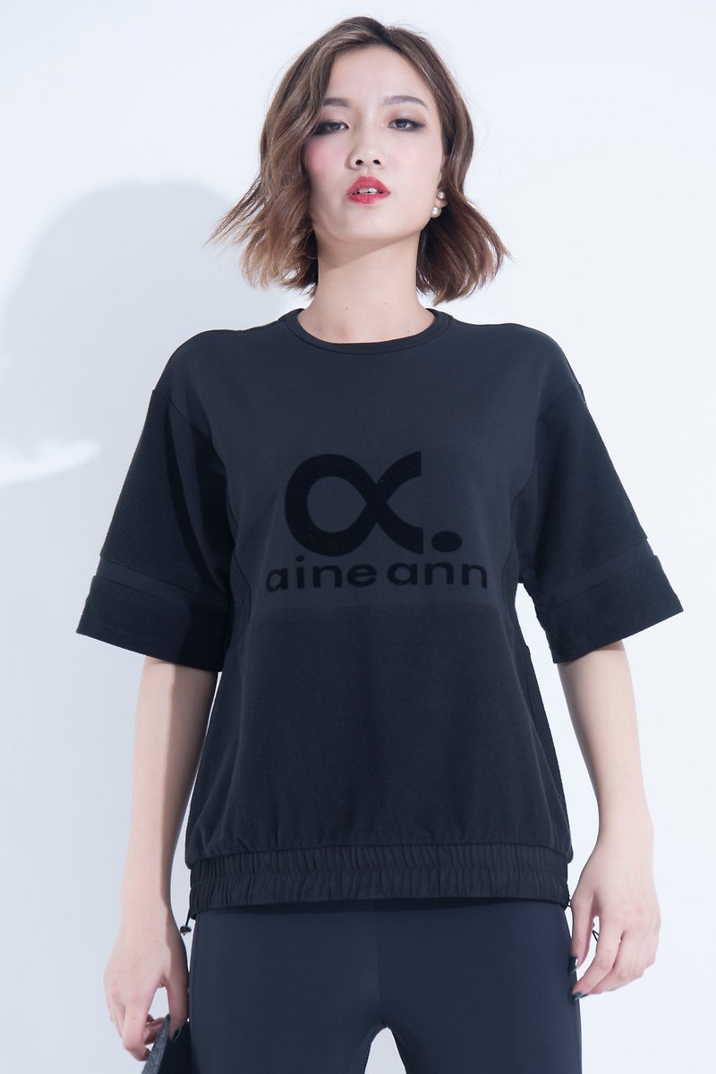 Aine ann / flocking LOGO pocket drawstring blouse - black - เสื้อผู้หญิง - ผ้าฝ้าย/ผ้าลินิน สีดำ