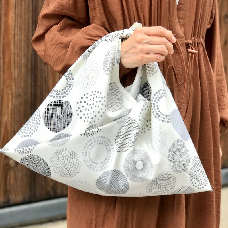 Handbag bag Azuma bag Circle white M / harunohi