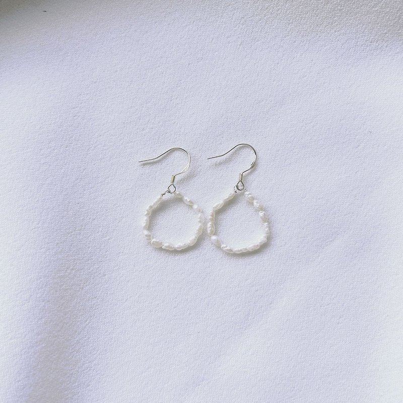 Handmade keshi pearl sterling silver earrings - ต่างหู - ไข่มุก ขาว
