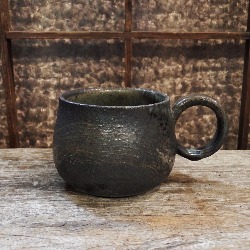 Wood-fired pottery mug/coffee cup - แก้วมัค/แก้วกาแฟ - ดินเผา สีดำ