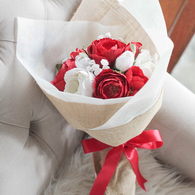 Queen Rose Casual Valentine - Red and White ช่อดอกไม้วันวาเลนไทน์ - งานไม้/ไม้ไผ่/ตัดกระดาษ - กระดาษ สีแดง
