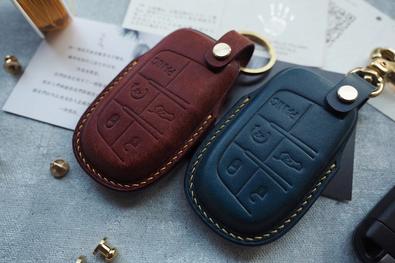 吉普Jeep車鑰匙套 純手工牛皮 客製化刻字禮物 顏色款式可訂製 - 鑰匙圈/鑰匙包 - 真皮 多色