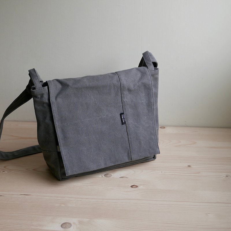 Simple Design / Rucksack Crossbody Bag - B5 Notebook
