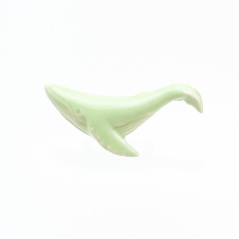 ceramics brooch whale green - เข็มกลัด - ดินเผา สีเขียว