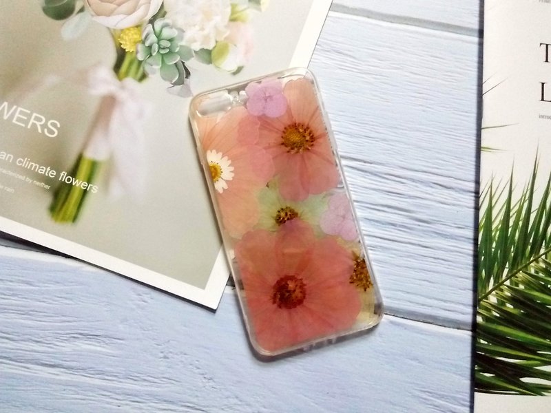 Handmade phone case, Pressed flowers phone case, iPhone7plus,iPhone8plus - เคส/ซองมือถือ - พลาสติก สีม่วง