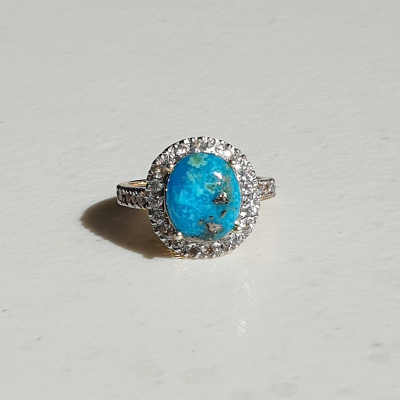 แหวน Turquoise ติดแร่ Pyrite ล้อม White topaz ตัวเรือนเงิน 925 - แหวนทั่วไป - เครื่องเพชรพลอย สีน้ำเงิน