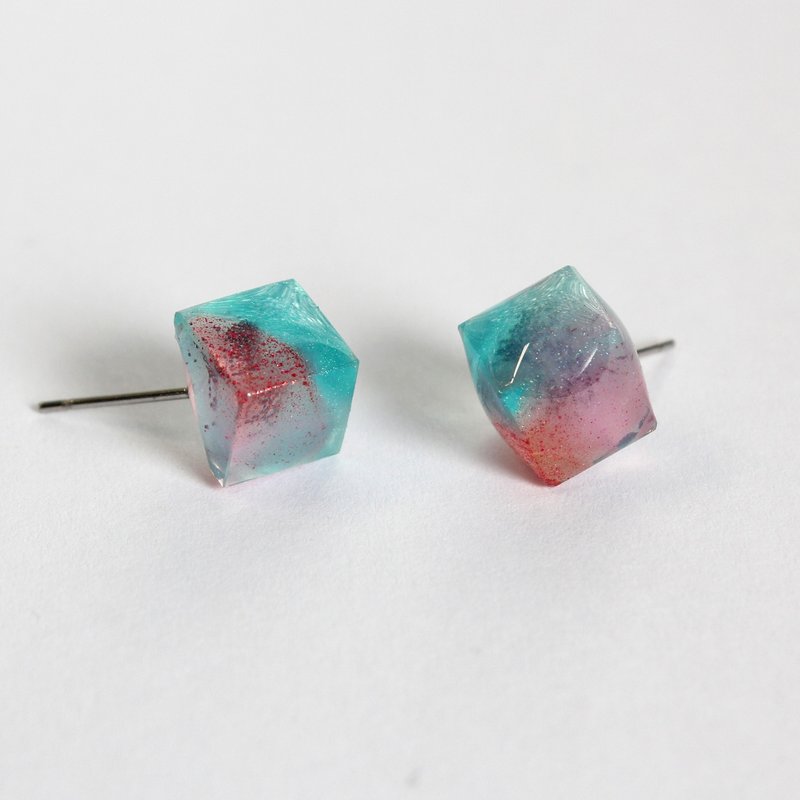 Springtime Prelude / resin earring - single / ICE DRIP - Earrings & Clip-ons - Resin Green