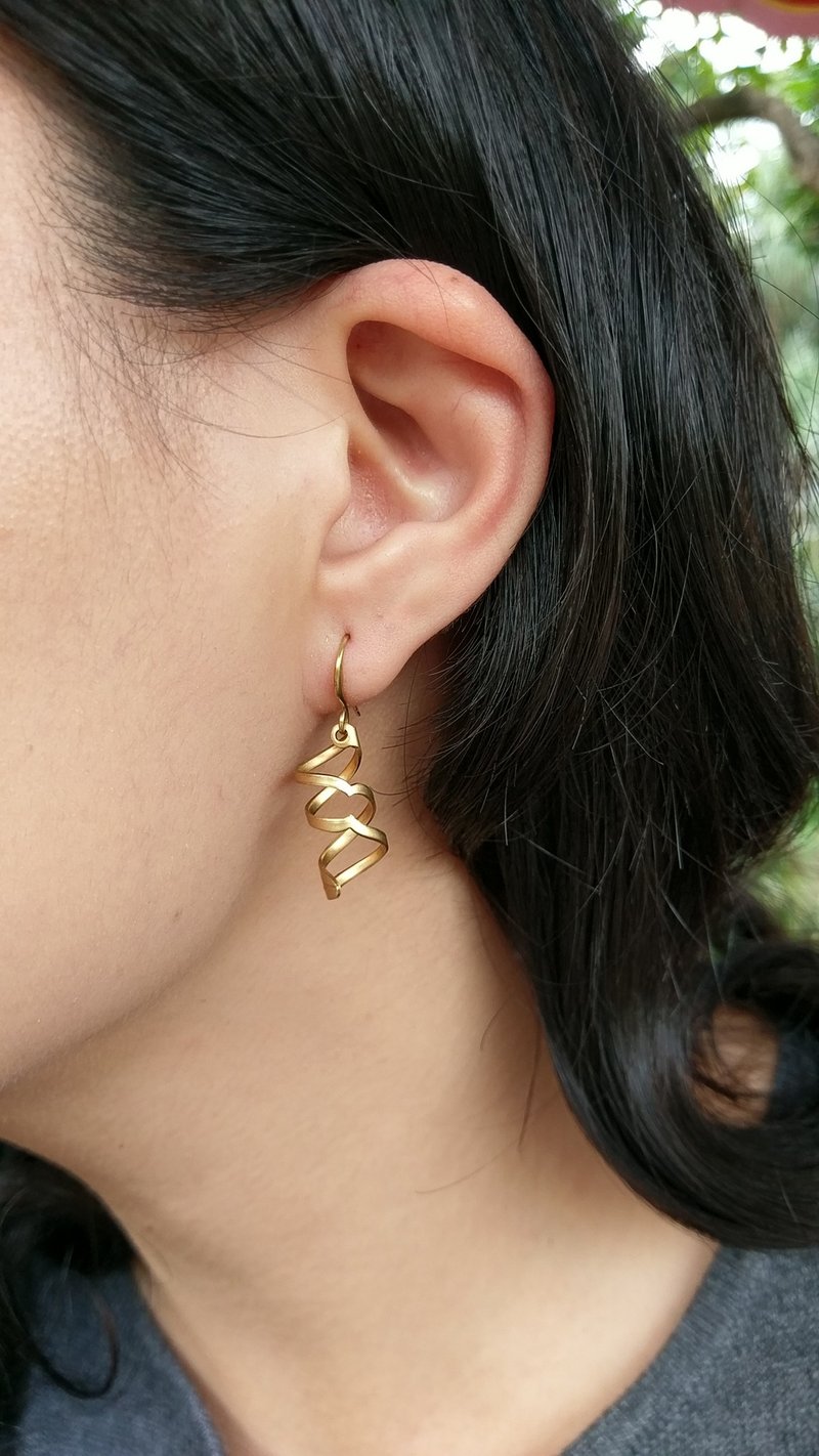 Raw Brass Spiral Earrings - ต่างหู - โลหะ สีทอง