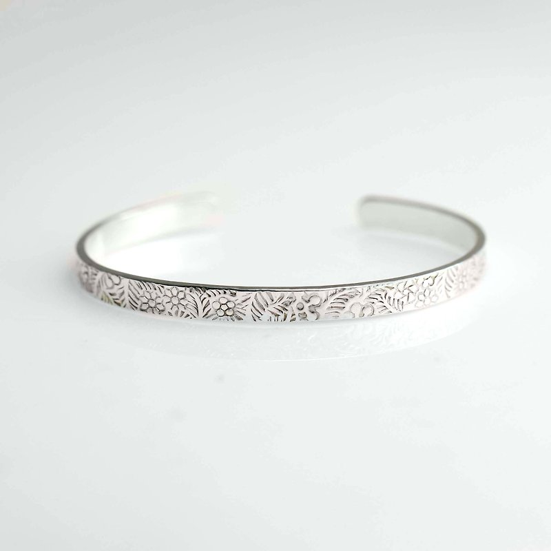 [Christmas gift] Hand-made Silver bracelet with patterns can be customized - งานโลหะ/เครื่องประดับ - เงิน 